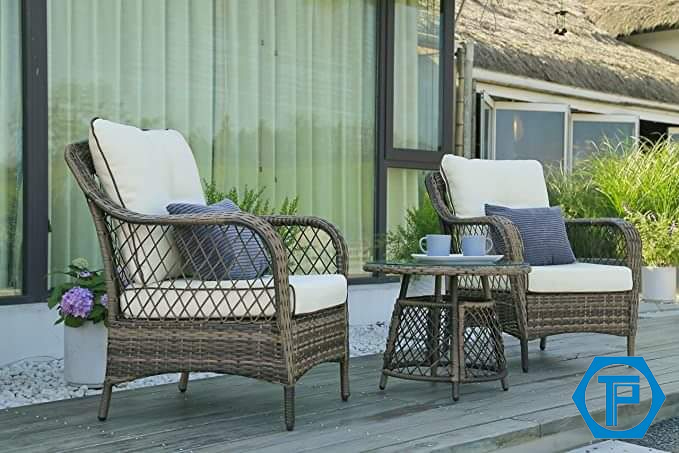 Poly rattan coffee table and chair