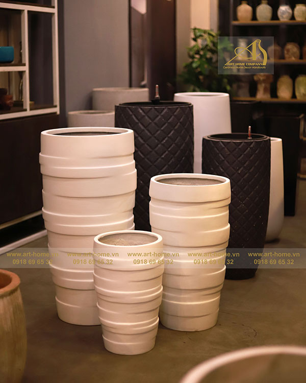 Polyester composite planter