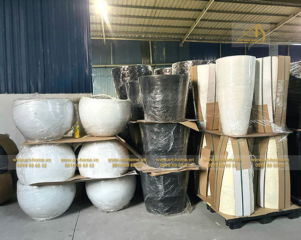 Polyester composite planter