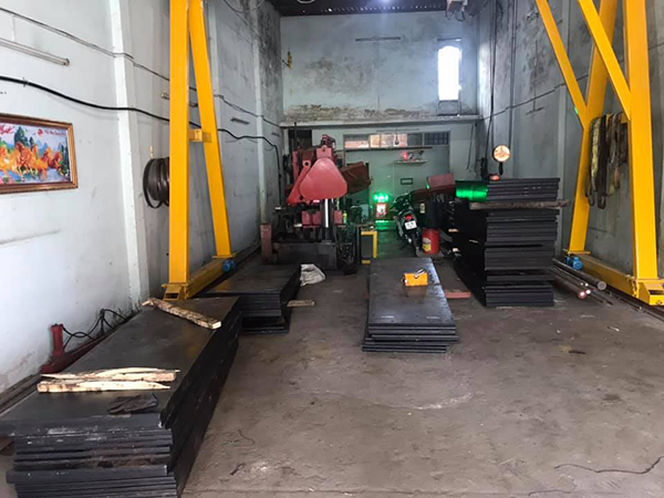 Warehouse and delivery