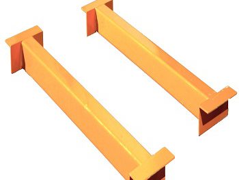 Pallet retaining bar