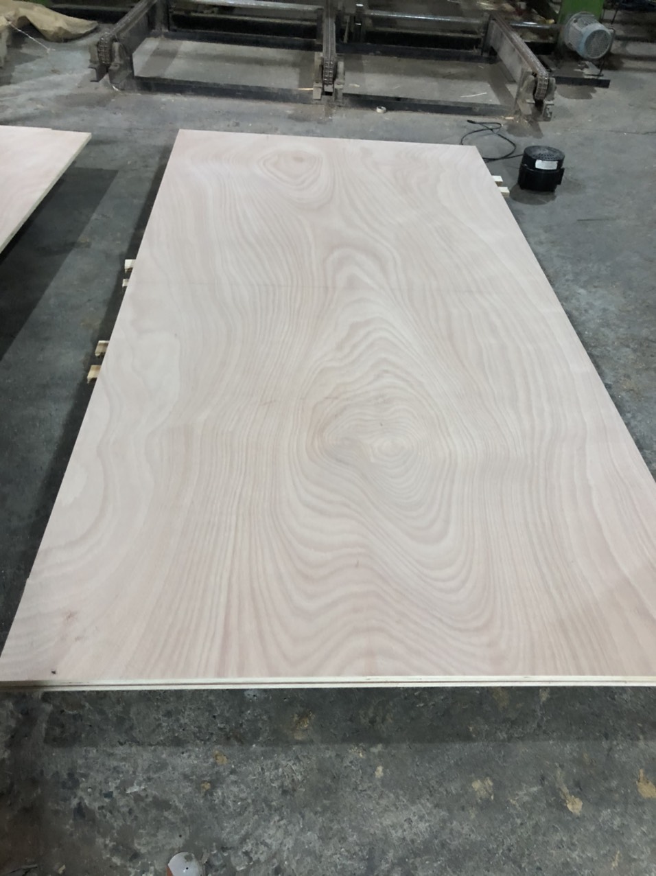 Furniture plywood