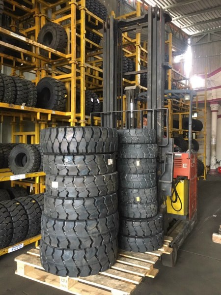 Forklift tire