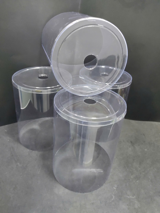 Cylindrical formed plastic container