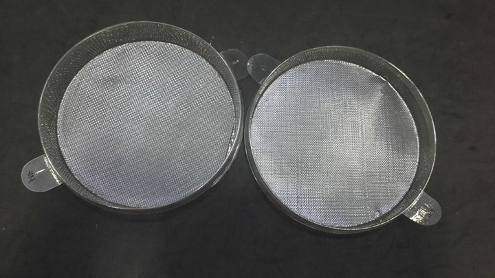 Round formed plastic tray