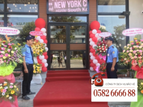 Store security guard service