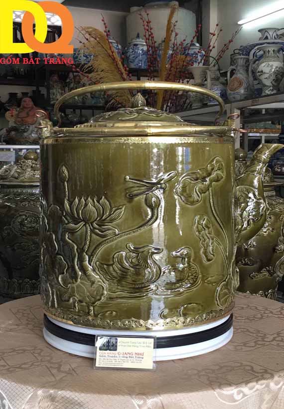 Teapot embossed hand claw