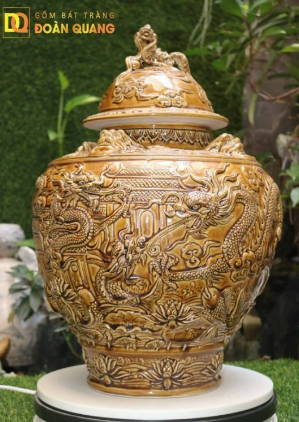 Bach Tho Phuong offering