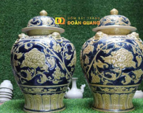 Bach Tho Phuong offering