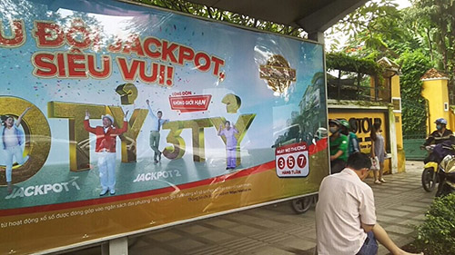 Advertising installation