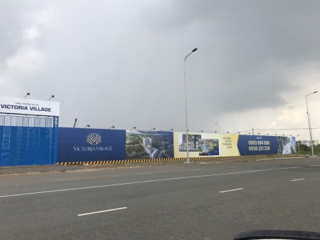 Advertising installation
