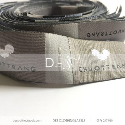 Double layer woven label