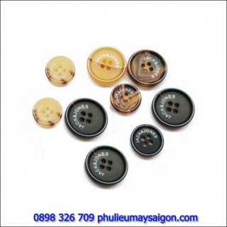 Plastic sewing buttons