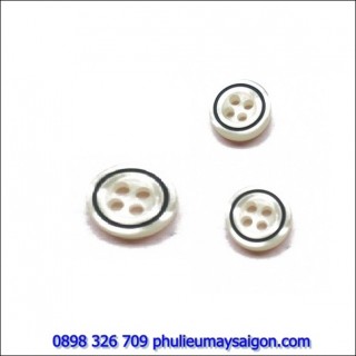 Plastic sewing buttons