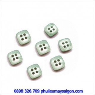 Plastic sewing buttons