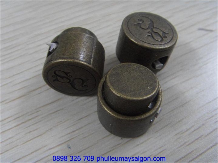 Plastic blocking beads