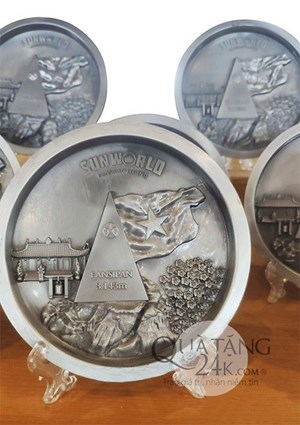 Pewter gifted plate