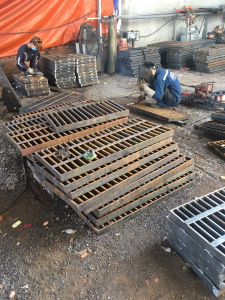 Grating plate