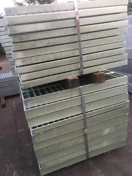Grating plate