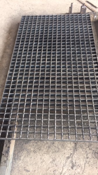 Grating plate