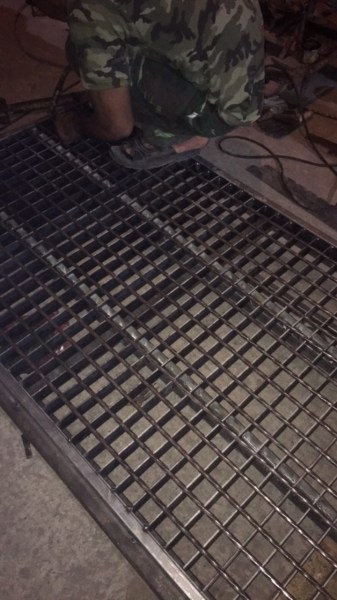 Grating plate