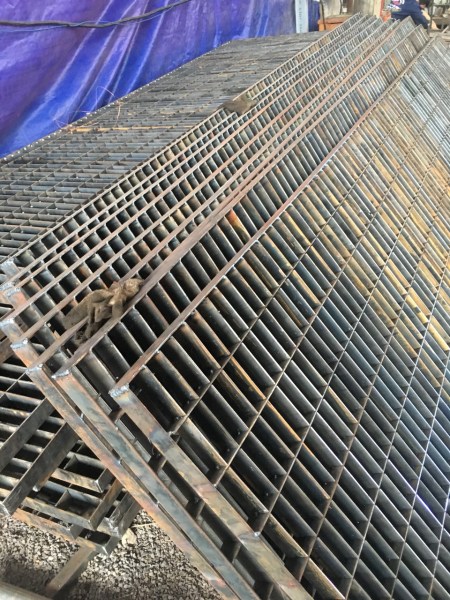 Grating plate