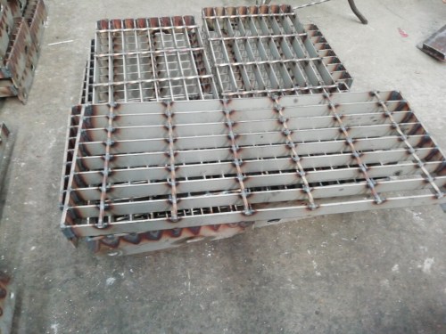 Grating plate