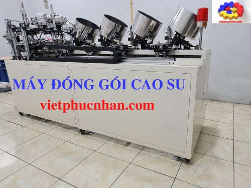 Rubber packing machine