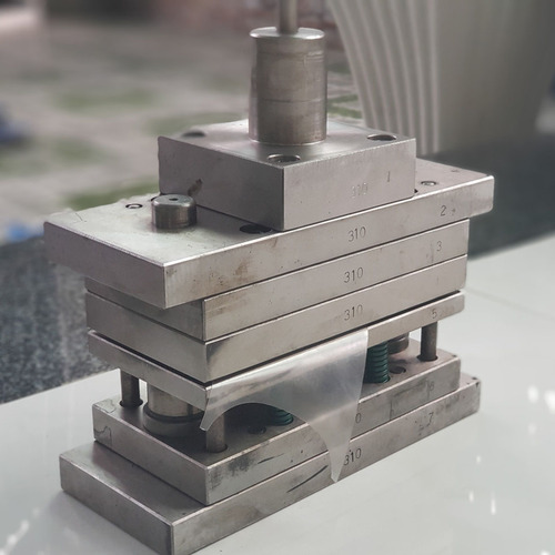 Stamping mould