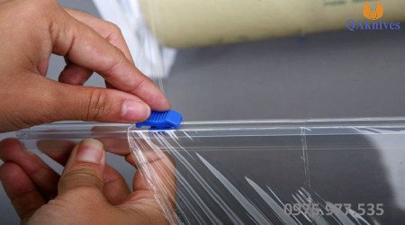 Food plastic wrap blades