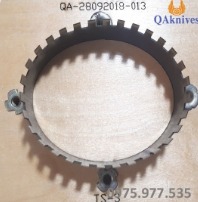 Toothed scroll saw blades