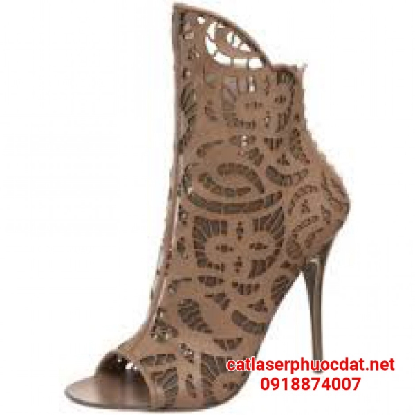 Shoe strap laser cutting
