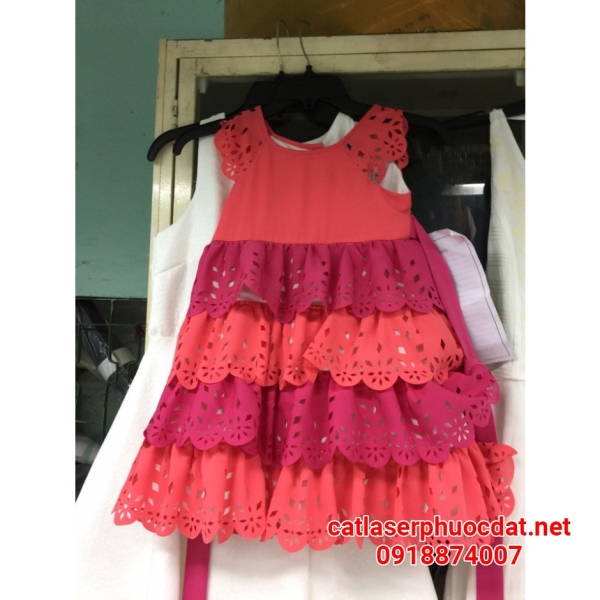 Textile laser cutting