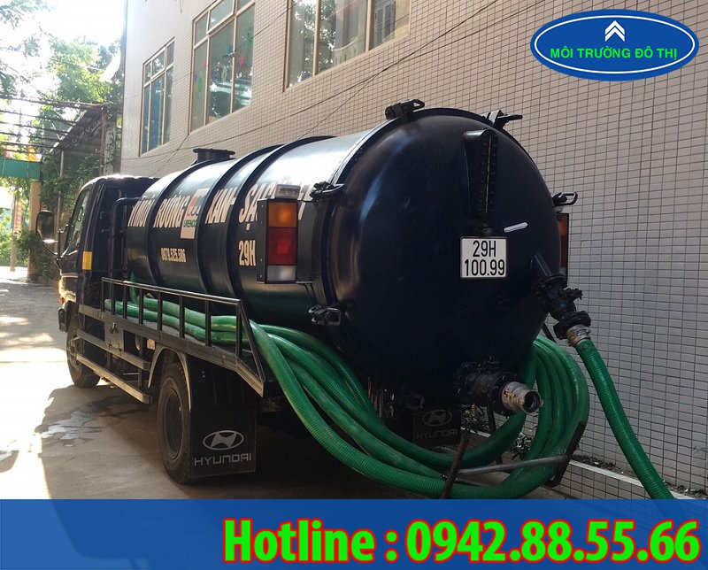 Septic tank truck