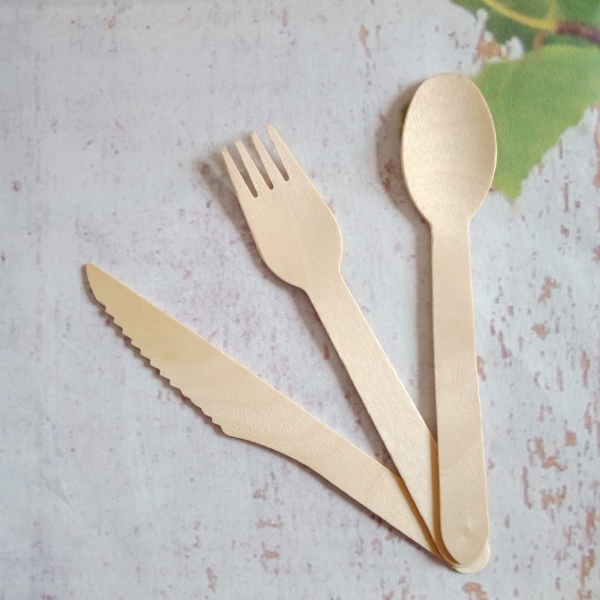 Set of knife, spoon and fork