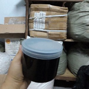 Cosmetic containers