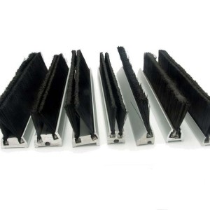 Escalator brush