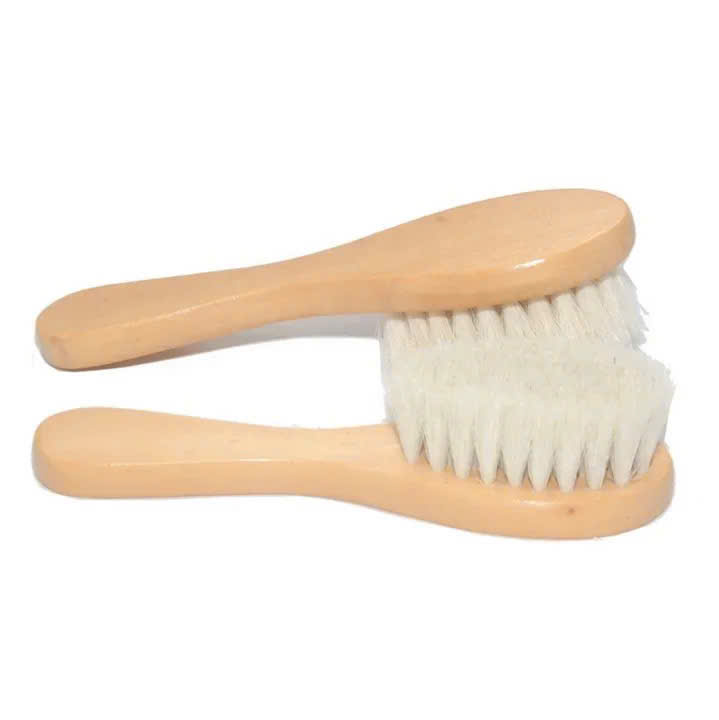 Shoe brush
