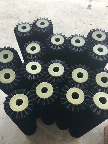Roller brush
