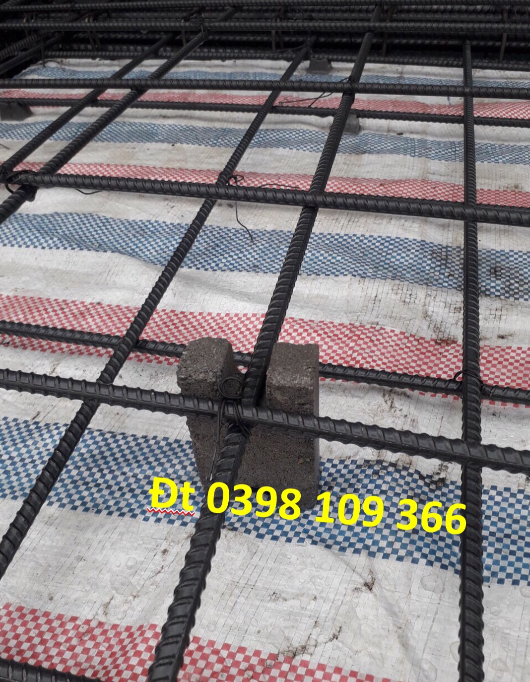 Concrete spacer