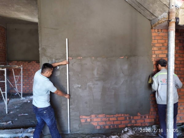 Mortar application on wall surfaces