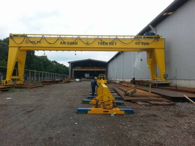 Cranes, gantry cranes
