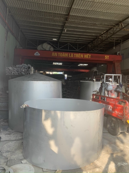 Industrial tank