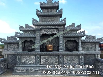 Winged stone altars