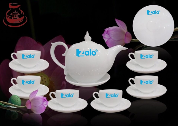 Ceramic tea set with pattern printed