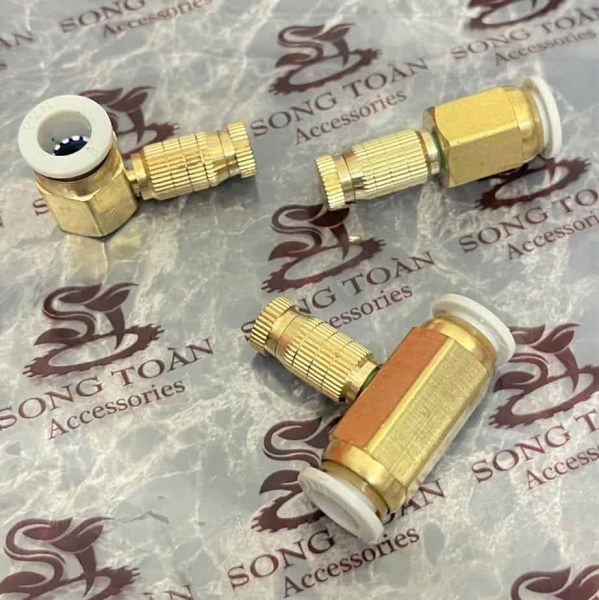 Nozzle body for steam and water mist
