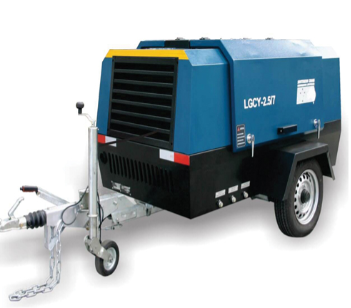 Portable air compressor with oil engine
