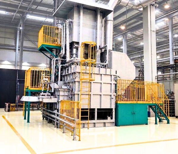 Continuous metal melting furnaces