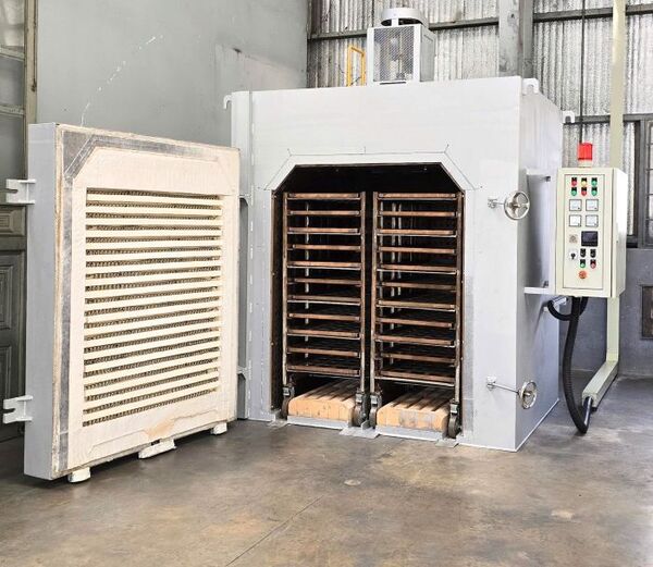 Heat treatment ovens
