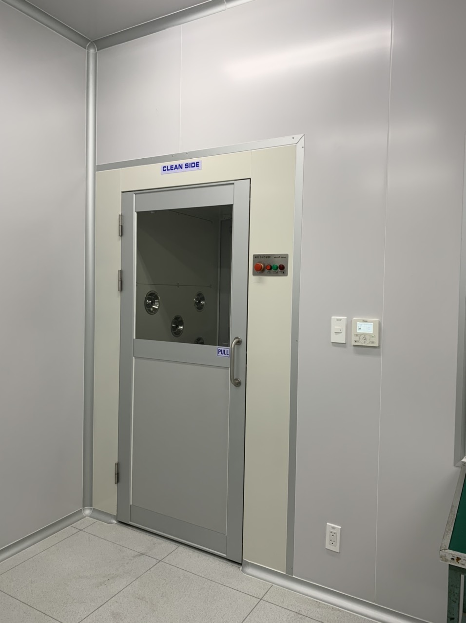 Industrial clean room equipment